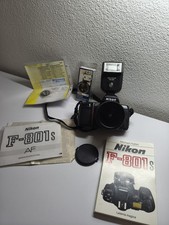 Nikon F801s mit Blitzgerät