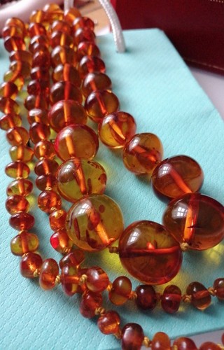 Bernsteinkette mit - ,
