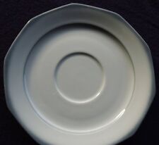 Teller, Firma Winterling, Marktleuthen, weißes Porzellan mit hellblau-grauem Ran