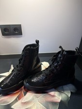 Schnürboots  von  Ara Schwarz