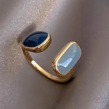 Goldfarbener offener