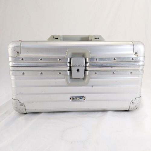 Rimowa topas beauty case - rimowa,