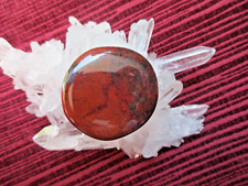 dunkelroter Brekzien-Jaspis Scheibenstein, Größe ca. 5 x 4 cm, Gewicht ca. 40 g