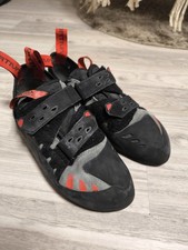 La Sportiva Tarantula Boulder Kletterschuhe Größe 41,5 Schwarz/Rot