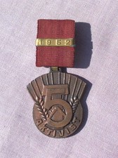 alter DDR Orden - Aktivst des 5 Jahrplanes - 1952 Spange Stoff