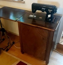 Pfaff-Tret-Nähmaschine 230