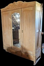 Kleiderschrank