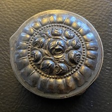 Hübsche antike silberfarbene