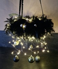 LED Adventskranz Weihnachtsgesteck Weihnachten Gesteck künstlich Wichtel Schwarz