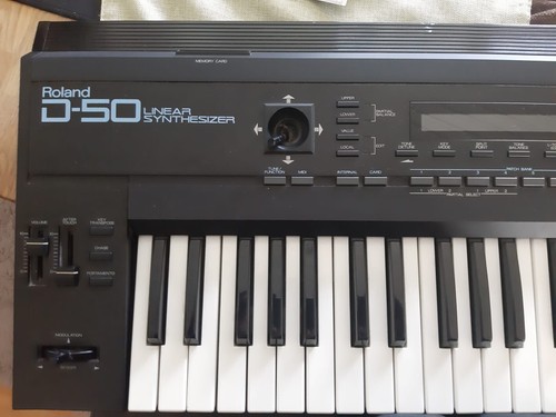 Roland sythesizer - d-50,