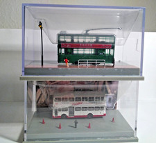 KMB Leyland Victory Mk2 Doppeldecker und 1x Strassenbahn in Hartbox