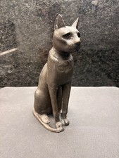 Große ägyptische Katzenfigur