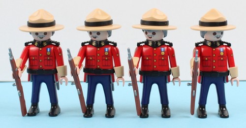 Playmobil mountie 71889 - 4,