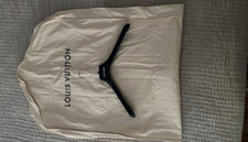 Louis Vuitton sehr große Hülle und Bügel Neu ⇒ H 160 cm x B 60 cm x E 10 cm