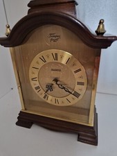 Tischuhr / Standuhr- Europa Elomatic  Modell "Tempus Fugit" Junghanslaufwerk
