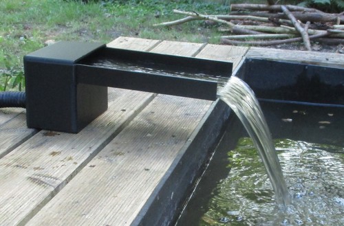 Wasserfall für teich - wasserfall,