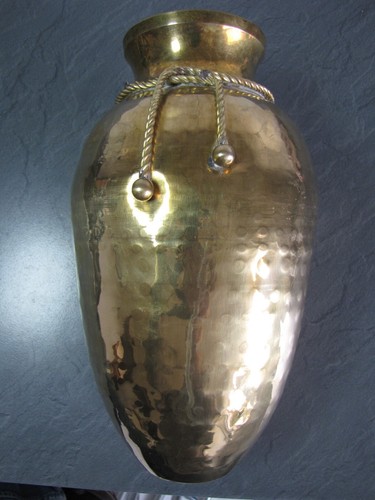 Gehämmerte messingvase design - messingvase,