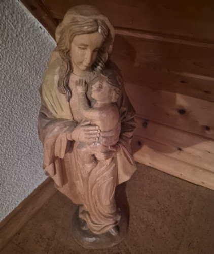 Handgeschnitzte holzfigur - handgeschnitzte,