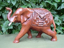 großer Elefant Holz