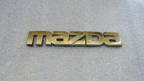 Mazda 323 626 embleme - 626,