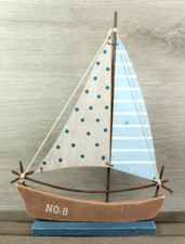 Deko Segelboot Segelschiff No.8 Holzsegel Metallmast 27 x 20,5cm maritime Deko