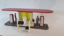WIKING Tankstelle mit Tankwart