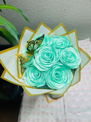 Künstlicher blumenstrauß mit - künstlicher,