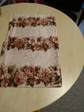 Sehr alter Stoff, Retro, mit Blumenmuster