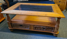 Couchtisch Fichte gewachst Korbschubladen Facettenglasscheibe gedechselte Beine