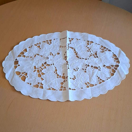 Ovales zierdeckchen weiß aus - weiß,
