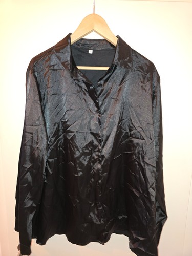 Satinbluse schwarz glänzend