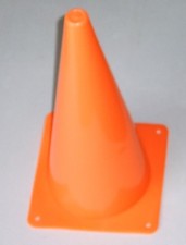 Pylone  Kegel Hütchen Warnkegel   39cm