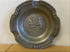 alter Aschenbecher Zinn Rittermotiv geschwungen Top Zustand