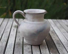 Studiokeramik kleiner Krug Vase Keramik in Grau mit Blau gemarkt "P" ca. 11,2 cm