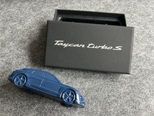 Briefbeschwerer Porsche Taycan Turbo S - Modell - Modellauto - Limited Edition