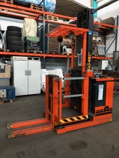 Regalbediengerät Gabelstapler ATLET für Regale Komissionierstapler Personenkorb