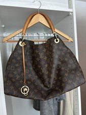 Louis Vuitton Artsy MM, Top