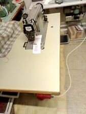 Juki -Industrienähmaschine DDL5550-4 mit Fadenabscheder