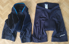 2x kurze schwarze Fahrradhosen