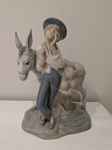 Porzellan figur junge mit - porzellan,
