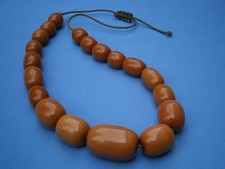 ***  prächtige Bakelit-Kette