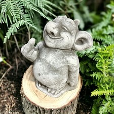 Frecher Gnom Stinkefinger -