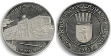 Medaille der Berliner Münze 750 Jahre Berlin 1987 A Staatsratsgebäude, Wappen