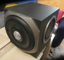 EDIFIER  S730D Haupteinheit Basswürfel, defekt, Teilespender oder reparieren