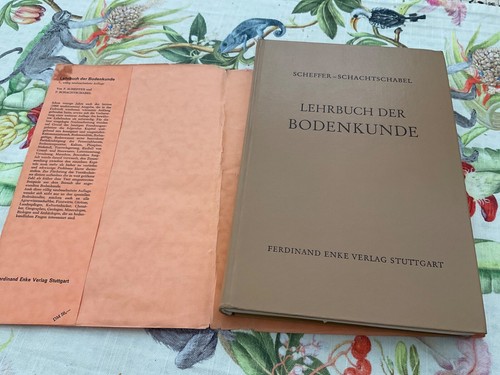 Lehrbuch der bodenkunde - der,