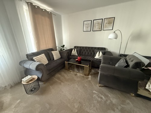 Das sofa ist - das, wie