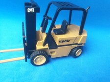 Caterpillar Model Gabelstapler V50D Maßstab 1:25 NZG 309