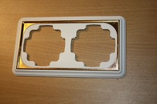 Gira TRIAS GALA 2-fach Rahmen in reinweiß mit vergoldeter Zierkante