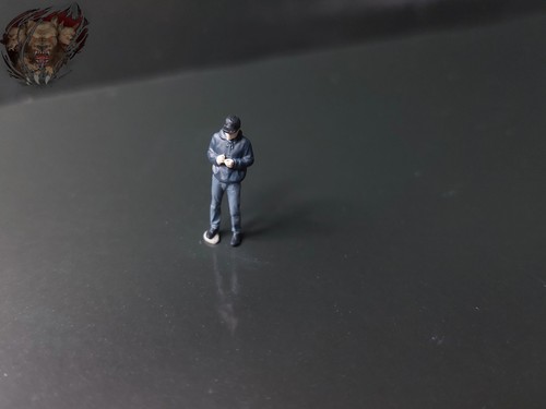 Mann wartet ungeduldig - 1/87,