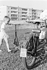 Altes Foto-Negativ, Kind vor